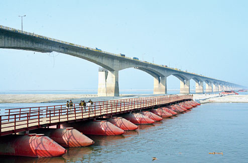 КИТАЙ 20м х 3м Алюминиевый сплав портативный плавучий мост, облегчающий быстрые переходы поставщик
